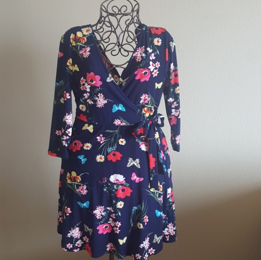 Soft Floral Summer Dress - Picture 4 of 7